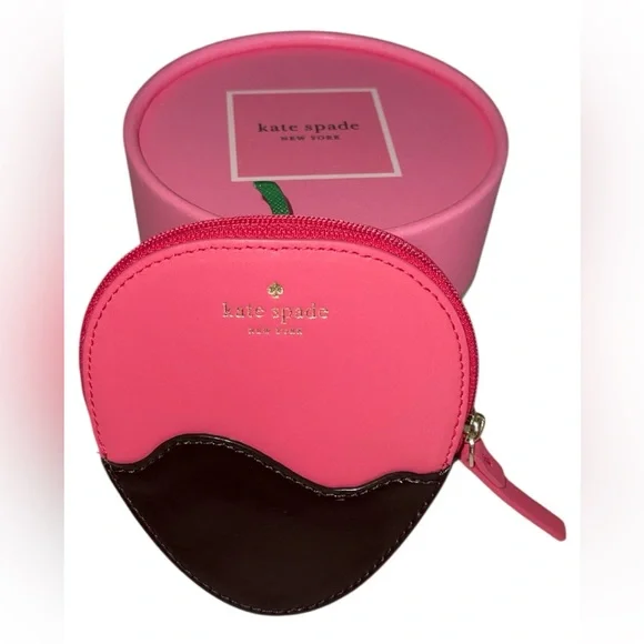 KATE SPADE CREME DE LA CREME CHOCOLATE DIPPED STRAWBERRY COIN PURSE - Picture 2 of 6